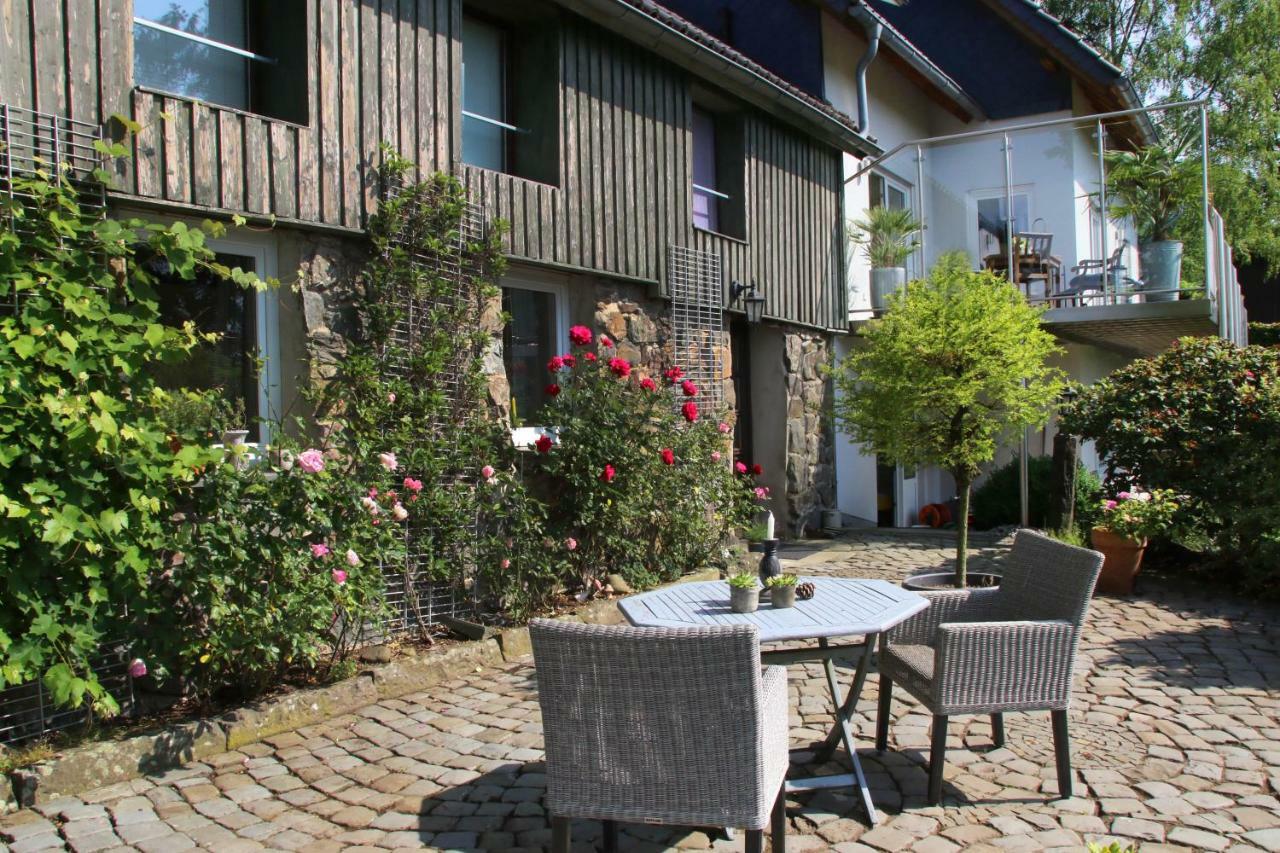 Halver Kleines Haus Mitten In Der Natur Mit Eigener Terrasse Und Sonnenbalkon מראה חיצוני תמונה