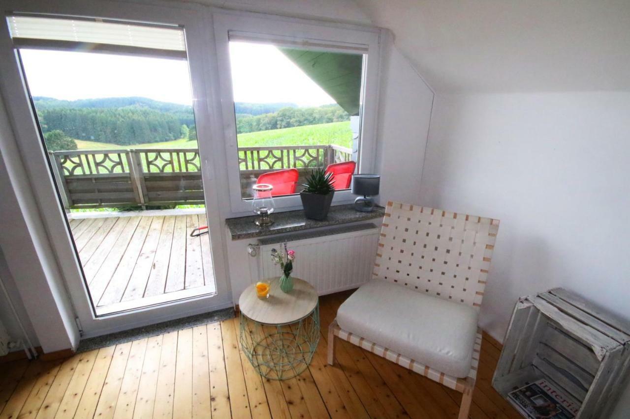 Halver Kleines Haus Mitten In Der Natur Mit Eigener Terrasse Und Sonnenbalkon מראה חיצוני תמונה